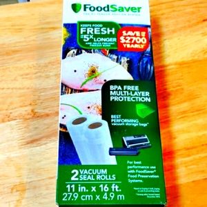 Food saver vacuum seal roll. One roll only. New with box.